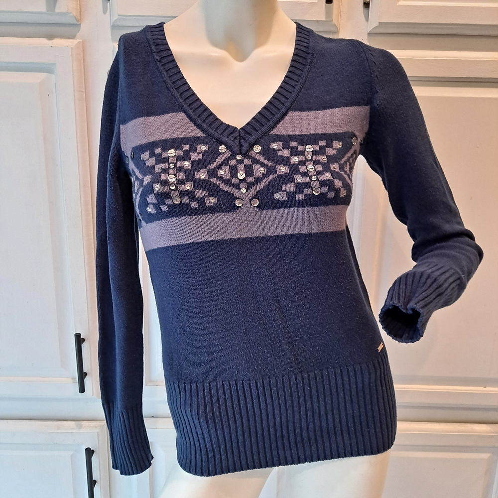Guess Navy Lavender V-Neck Sweater Silver Sequin Accent Retro Mod Preppy